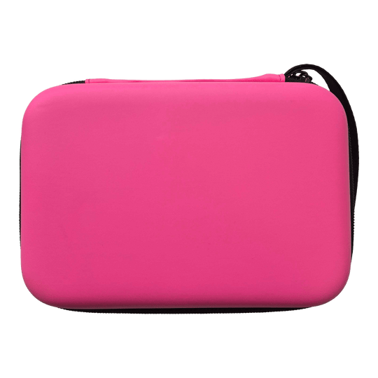 McDart System-4 Dartcase Das Bild zeigt eine pinke Darttasche. Es handelt sich um das Modell DC05 von McDart.