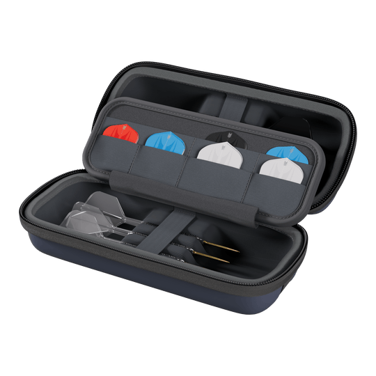 Das Bild zeigt ein weiteres Target BOA Dartcase in Navy und Dunkelgrau. Es ist ideal für den Transport von Darts und Zubehör geeignet.