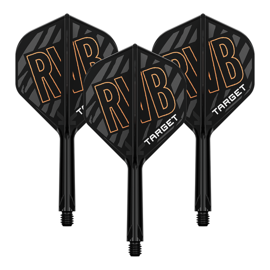 Auf dem Bild sind drei schwarze Dart-Flights mit der Aufschrift "RVB" und "TARGET" zu sehen. Die Flights haben ein schwarzes, gestreiftes Design mit orangefarbenen Buchstaben.