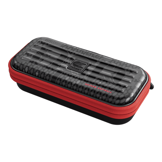 Pouzdro na šipky Takoma Ghost Series Nathan Aspinall Hier sieht man das Takoma Ghost Series Nathan Aspinall Dartcase. Es wurde speziell für Fans von Nathan Aspinall entworfen.