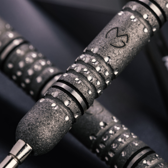 Winmau Michael Van Gerwen TS-PRO Switch Point Steeldarts Zu sehen sind Winmau Michael Van Gerwen TS-PRO Switch Point Steeldarts. Dargestellt ist eine Ansicht des Darts-Sets.