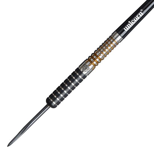 Dardos de acero Unicorn Maestro Jeffrey De Zwaan Fase 3 Das Bild zeigt einen Unicorn Maestro Jeffrey De Zwaan Phase 3 Steeldart. Der Dart hat ein silber-schwarzes Design mit goldenen Akzenten und der Aufschrift "unicorn" auf dem Schaft.