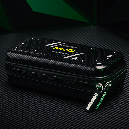 Cartera de dardos Winmau Armor G1 Michael Van Gerwen Das Foto präsentiert das Winmau Armor G1 Michael Van Gerwen Dartwallet. Es ist ein praktisches Etui für Dartzubehör.