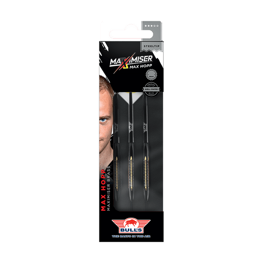 BU24921_BullsNL_Max_Hopp_Maximiser_Shell_Coated_Brass_Steeldarts_3A1oBbD40Z0X6B Die Abbildung zeigt eine Verpackung der "BullsNL Max Hopp Maximiser Shell Coated Brass Steeldarts - 21g". In der Schachtel sind drei schwarze Steeldarts mit messingfarbenen Griffstücken zu sehen.