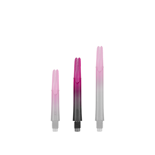 Asta a L stile L bloccata dritta Natural9 Aste bicolore - rosa Auf dem Bild sind drei unterschiedlich lange, zweifarbige Dartschäfte zu sehen. Sie sind unten schwarz und gehen nach oben in ein kräftiges Pink über.