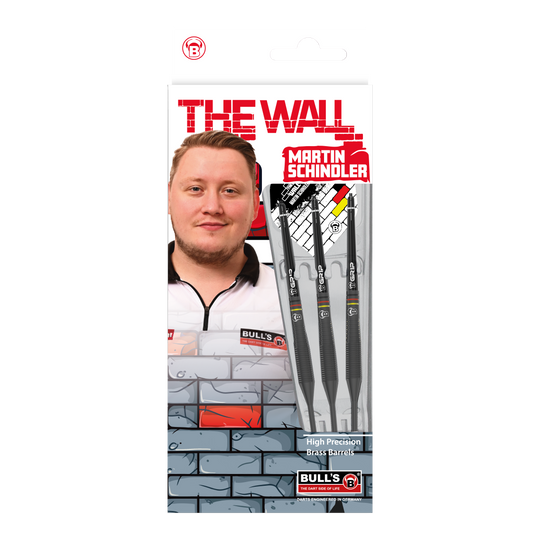 Býci Martin Schindler The Wall Černé mosazné ocelové šipky Auf dem Bild ist die Verpackung der "Bulls Martin Schindler The Wall Black Brass Steeldarts" zu sehen. Auf der Vorderseite sind das Produkt, ein Porträt von Martin Schindler und das Markenlogo abgebildet.