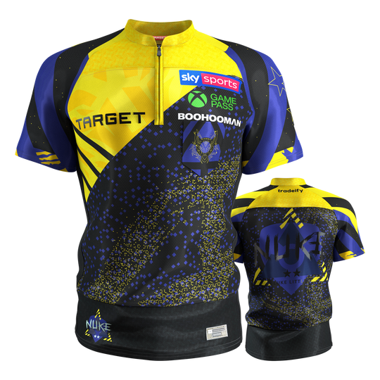 Target Luke Littler Dartshirt 2027 Abbildung des Target Luke Littler Dartshirt 2027. Das Dartshirt ist modern und sportlich geschnitten.