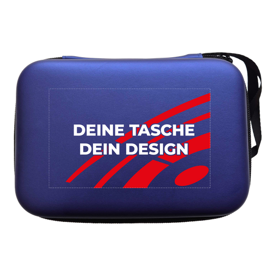 Etui na lotki System-4 z Twoim projektem Hier ist ein McDart System4 Dartcase in Blau Metallic zu sehen. Das Etui liegt geöffnet auf einer glänzenden Oberfläche.