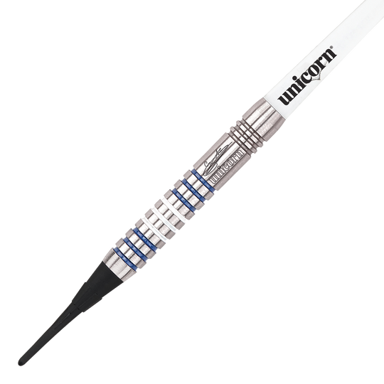 Unicorn Silver Star Var.3 Gary Anderson Softdarts Das Bild zeigt die Unicorn Silver Star Version 3 Gary Anderson Softdarts. Drei silberne Dartpfeile liegen nebeneinander auf weißem Hintergrund.