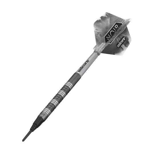 23835_Unicorn_Noir_James_Wade_2022_Softdarts_4 Dies ist ein Softdart aus der Produktreihe "Unicorn Noir James Wade". Der Dart hat ein modernes, silber-schwarzes Design mit strukturierter Oberfläche und auffälligem Flight.
