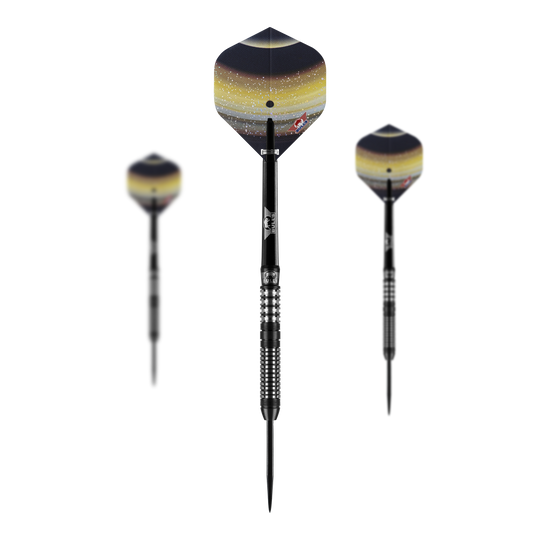 Bulls NL Luna Neoma Steeldarts Das Bild zeigt drei Steeldarts des Modells "Bulls NL Luna Neoma". Die Flights der Darts haben ein dunkles, galaktisches Design mit gelben und weißen Akzenten.