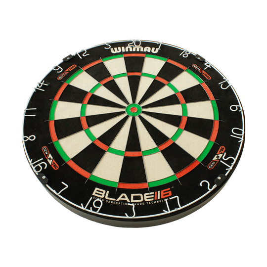 3031_Winmau_Blade_6_DualCore_Steeldartboard_2 Winmau Blade 6 DualCore Steeldartboard frontal gezeigt. Die Segment-Einteilung ist klar sichtbar.
