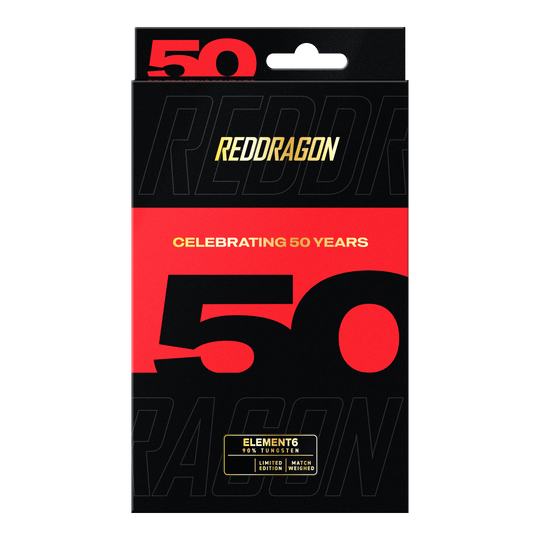 Die Red Dragon 50 Year Collection Element 6 B Steeldarts - 24g sind aus einer anderen Perspektive zu sehen. Man erkennt die besondere Form und Farbgebung der Darts.
