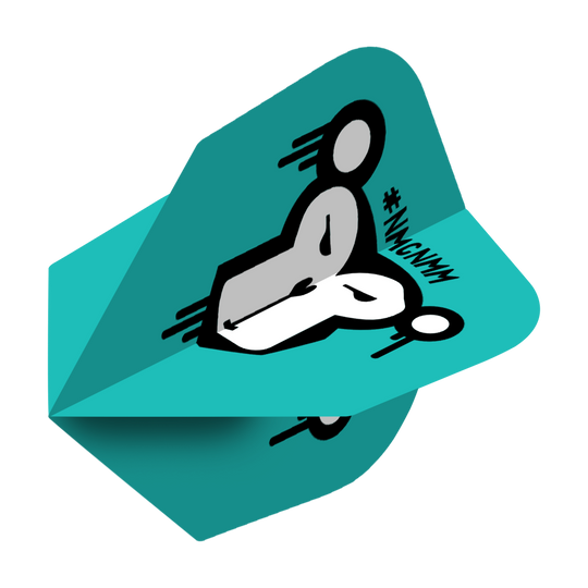 Nie mój cyrk, nie moje małpy, loty standardowe NMCNMM Das Bild zeigt ein türkisfarbenes Dart-Flügel mit zwei stilisierten Figuren darauf. Daneben steht der Schriftzug "#NMCNMM".