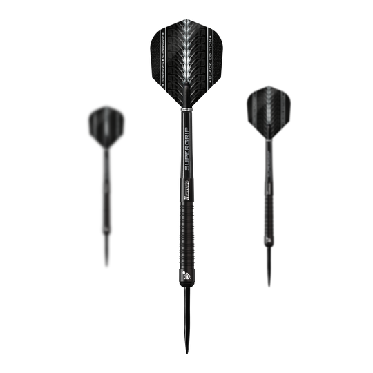 Harrows Supergrip Black-Edition Steeldarts Das Bild zeigt drei schwarze Steeldarts der Marke Harrows Supergrip Black-Edition. Die Darts haben ein elegantes Design mit silbernen und schwarzen Akzenten.