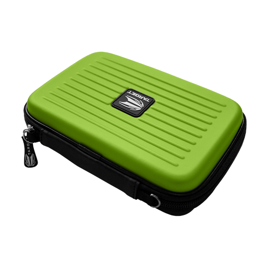 125858_Target_Takoma_XL_Dartwallet_Gr-n_2 Das Bild zeigt das Produkt "Target Takoma XL Dartwallet" in Grün. Es handelt sich um ein stabiles Etui mit Reißverschluss zur Aufbewahrung von Darts und Zubehör.