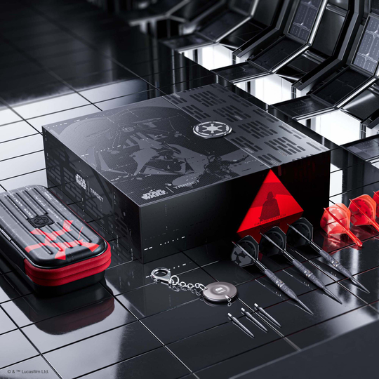 Dardos de acero Target Star Wars Darth Vader 95 Swiss Point Abgebildet sind die Target Star Wars Darth Vader 95 Swiss Point Steeldarts. Das Dart-Set ist von Darth Vader aus der Star Wars-Reihe inspiriert.