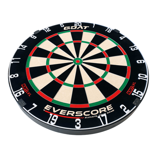 Diana de acero GOAT Everscore Das Bild zeigt eine GOAT Everscore Steeldartboard. Die Dartscheibe ist rund und hat farbige Segmente sowie gut sichtbare Zahlen am Rand.
