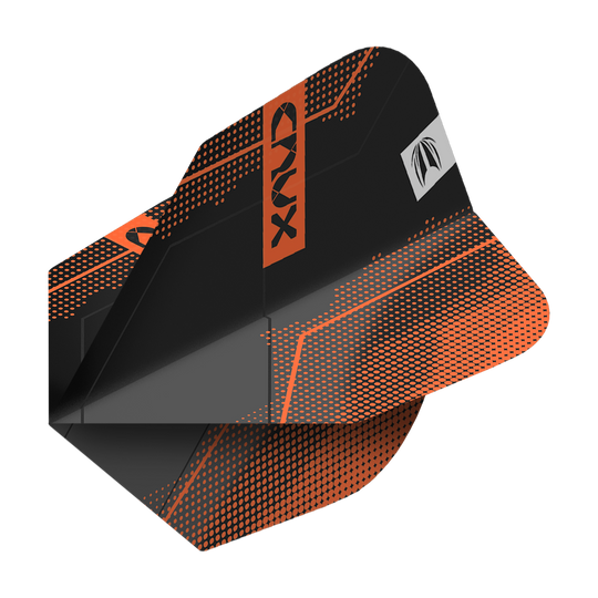 Letky Target Pro Ultra Crux No6 - 3 sady - 3 sady Das Bild zeigt einen schwarzen Dartflight mit orangefarbenen Akzenten und dem Schriftzug "CRUX". Das Produkt heißt "Target Pro Ultra Crux No6 Flights - 3 Sets".