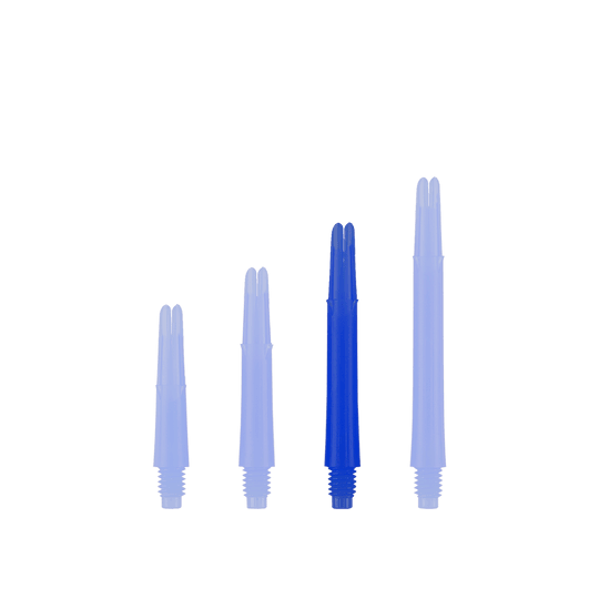 Auf dem Bild sind vier blaue, gerade Dartschäfte in unterschiedlichen Längen zu sehen. Sie stehen aufrecht nebeneinander auf weißem Hintergrund.