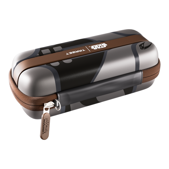 Pouzdro na šipky Target Star Wars Boa – Mandalorian Das Bild zeigt das Target Star Wars Boa Dartcase - Mandalorian. Es handelt sich um ein Dartetui mit einem Star Wars Mandalorian Motiv.