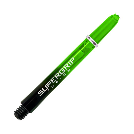 Das Bild zeigt einen grünen Harrows Supergrip Fusion Dartshaft. Im Hintergrund sind grüne und weiße Streifen zu sehen, die den Shaft hervorheben.