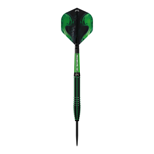 Ocelové šipky Mission Venom Das Bild zeigt einen Mission Venom Steeldart mit einem auffälligen, grünen Design. Der Schaft und die Flights haben ein modernes Muster, das an Schlangenhaut erinnert.