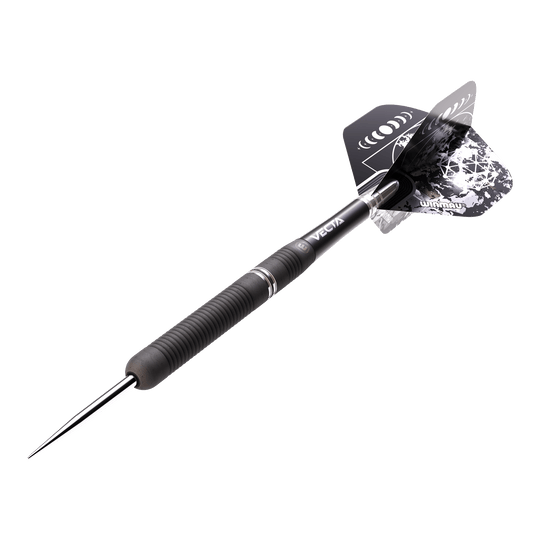 Winmau Callisto 01 Steeldarts Das Bild zeigt einen Winmau Callisto 01 Steeldart. Der Dartpfeil hat ein schwarzes, geriffeltes Griffstück und schwarze Flights mit weißem Muster.