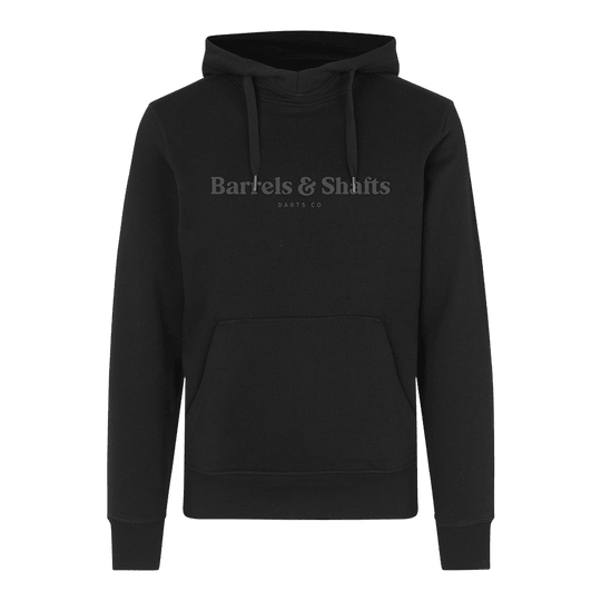 Sweat à capuche Barrels and Shafts - Noir Der abgebildete Hoodie ist schwarz und trägt vorne den Aufdruck "Barrels & Shafts Darts Co". Er hat eine Kapuze mit Kordelzug und eine große Kängurutasche.