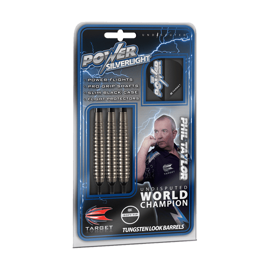 200270-Target-Phil-Taylor-Power-Silverlight-Softdarts-3-4-Plastikbox Die Abbildung zeigt das Produkt "Target Phil Taylor Power Silverlight Softdarts" in einer Verpackung mit drei Softdarts. Auf der Verpackung ist ein Bild von Phil Taylor sowie Informationen zu den enthaltenen Features abgebildet.