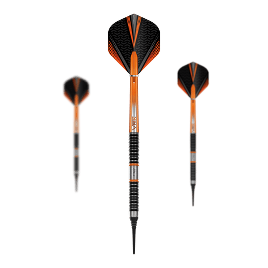 Šipky Red Dragon Amberjack 18 měkkých - 20g Das Bild zeigt drei Softdarts des Modells „Red Dragon Amberjack 18 Softdarts - 20g“. Die Darts sind überwiegend orange und schwarz mit silbernen Rillen am Griff.