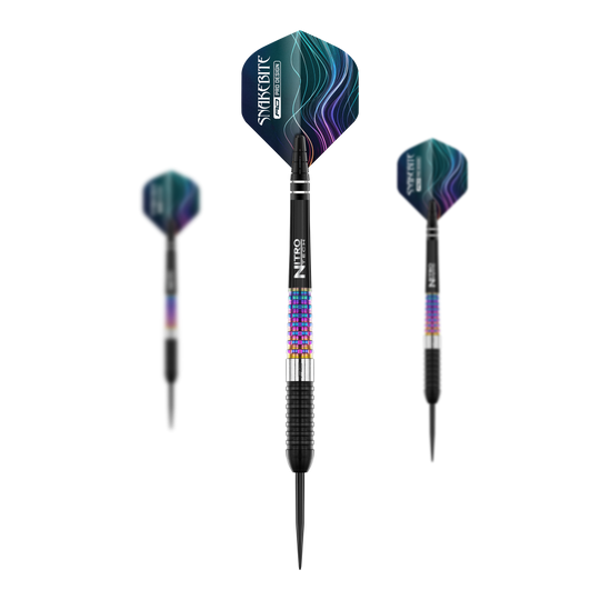 Dardos de acero Red Dragon Peter Wright Corra Das Bild zeigt drei Steeldarts des Modells "Red Dragon Peter Wright Corra". Die Darts haben bunte Griffe und schwarze Spitzen, mit auffälligen Flights im Snakebite-Design.