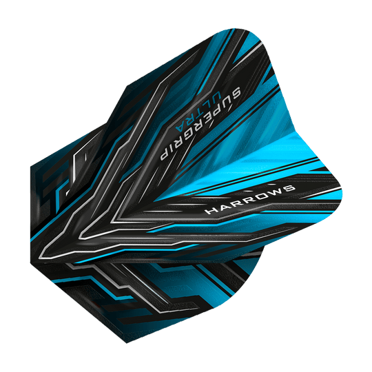 HR10_Harrows_Supergrip_Ultra_Aqua_Standard_Flights_2 Das Bild zeigt das Produkt "Harrows Supergrip Ultra Aqua Standard Flights". Die Dart-Flights sind überwiegend schwarz und blau mit modernen, grafischen Mustern.