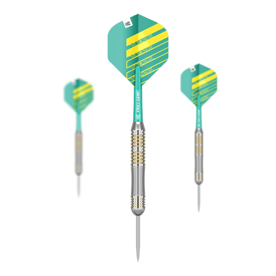 Target Rob Cross Brass Steeldarts - 22g Das Bild zeigt drei Target Rob Cross Brass Steeldarts mit einem Gewicht von 22g. Die Darts haben gelb-grüne Flights und einen silber-goldenen Barrel.
