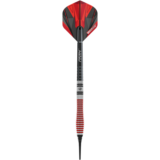 2452_Winmau_Dennis_Priestley_Special_Edition_Softdarts_1m32BpDsm2rHxl Das Bild zeigt den Winmau Dennis Priestley Special Edition Softdart mit einem Gewicht von 22g. Der Dart hat ein auffälliges rotes und schwarzes Design und eine strukturierte Griffzone.