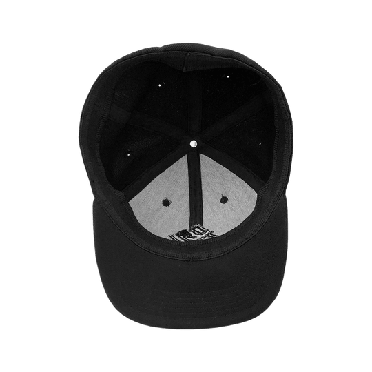 DTRS_CBK_Sport1_DRTS-_Kollektion_Cap_schwarz_5 Dies ist eine schwarze Kappe aus der SPORT1 DRTS. Kollektion. Das Bild zeigt die Kappe von innen.