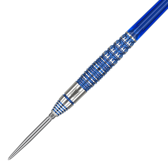 Dardos de acero Target Japan Toru Suzuki Sereno GEN1 Swiss Point - 21 g Das Bild zeigt einen Target Japan Toru Suzuki Sereno GEN1 Swiss Point Steeldart mit 21g Gewicht. Der Dartpfeil ist silberfarben mit blauen Akzenten und hat ein auffälliges Rillenmuster am Barrel.