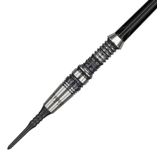 Měkké šipky Target Japan Black Marque Heracles - 18g Das Bild zeigt einen Target Japan Black Marque Heracles Softdart mit einem Gewicht von 18g. Der Dartpfeil hat ein silbernes, fein geriffeltes Barrel und eine schwarze Spitze.