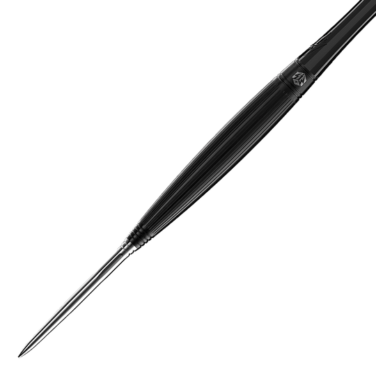 Auf dem Bild sind die Caliburn Chord C2 Steeldarts - 23,5g zu erkennen. Das Foto hebt das Design und die Details hervor.