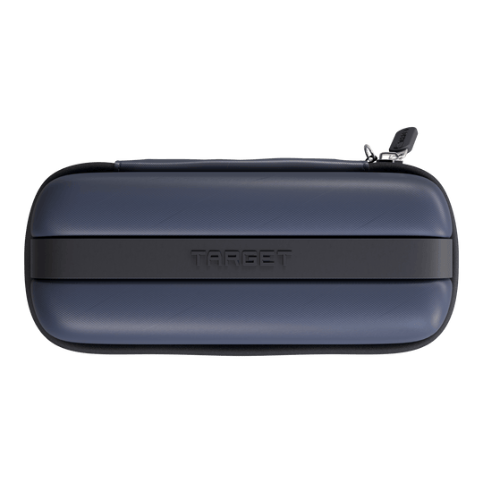 Das Bild zeigt ein Dartcase in Navy und Dunkelgrau. Es handelt sich wahrscheinlich um das Target BOA Dartcase.