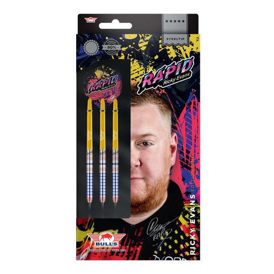 Dardos de acero Rapid Edition One de Ricky Evans de la Liga Nacional Bulls Die Abbildung zeigt die Verpackung der "Bulls NL Ricky Evans Rapid Edition One Steeldarts". Auf der Packung sind drei gelb-silberne Steeldarts und ein Porträt von Ricky Evans zu sehen.