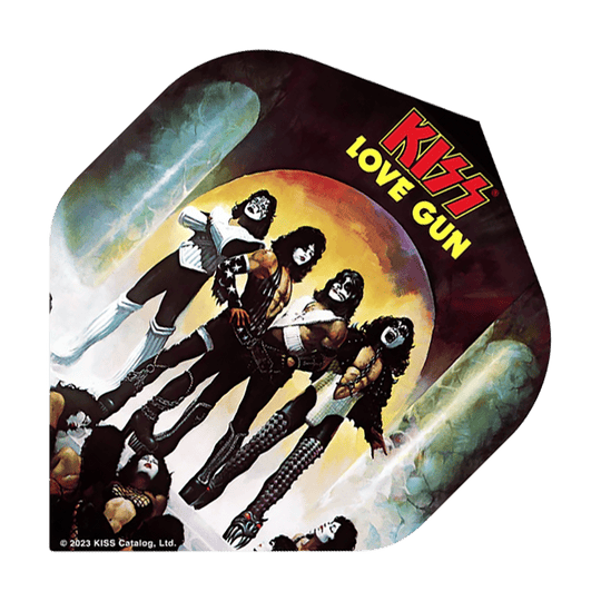 Mission Kiss Love Gun No2 Vols Standard Das Bild zeigt ein Dart-Flügel mit dem Motiv des KISS-Albums „Love Gun“. Darauf sind die Bandmitglieder in ihren charakteristischen Kostümen abgebildet, und oben steht der Schriftzug „KISS LOVE GUN“.