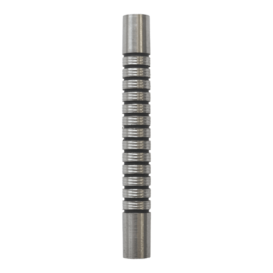 Corps de fléchettes souples McDart Black Ring - 18 g Abgebildet ist ein McDart Black Ring Softdart Barrels - 18g. Es handelt sich um einen schwarzen Dart-Barrel mit Ringstruktur.