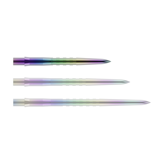 Puntas de dardos Mission Caliburn EVO - Ranuradas - Coral Das Bild zeigt drei bunte, metallische Dartspitzen in einer Reihe. Sie haben eine glatte Oberfläche mit leichten Rillen und glänzen in verschiedenen Farben.