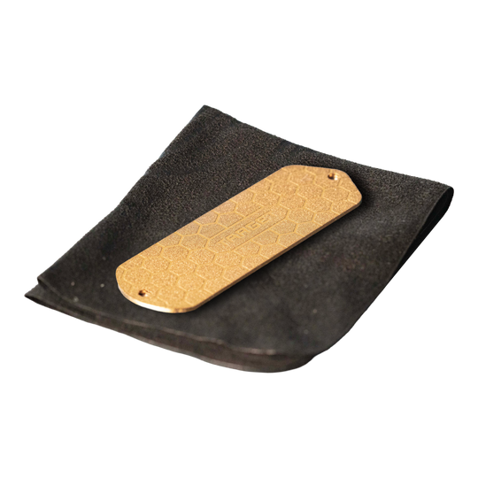 Sada pro servis šipek Target Dieses Bild stellt das Target Dart Servicing Kit dar. Es ist ein praktisches Set für Dart-Enthusiasten.