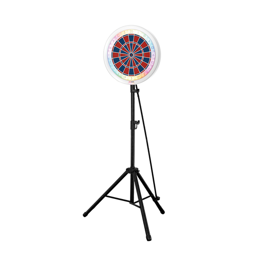 GranBoard 132 Elektronisches Dartboard mit Hybrid Pro Dartboardständer Das Bild zeigt das GranBoard 132 Elektronisches Dartboard mit Hybrid Pro Dartboardständer. Es ist ein Bundle bestehend aus einem elektronischen Dartboard und einem stabilen Ständer.