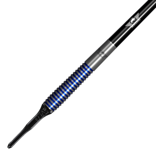 Bulls NL Romeo Grbavac Softdarts- 19g Das Bild zeigt einen Bulls NL Romeo Grbavac Softdart mit einem Gewicht von 19 Gramm. Der Dart hat ein silbernes Griffstück mit blauen Ringen und eine schwarze Spitze.