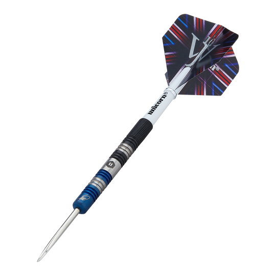 Dardos de acero bicolor Unicorn The Machine James Wade Das Bild zeigt einen Steeldart namens "Unicorn The Machine James Wade Two-Tone". Der Dart hat ein auffälliges Design mit abwechselnden blauen und silbernen Ringen sowie einem farbigen Flight.
