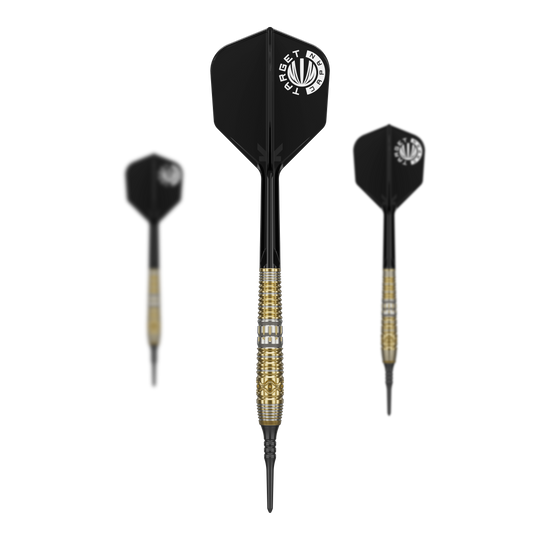 Target Japan Hot Shot GEN2 Soft Darts - 19g Auf dem Bild sind drei Softdarts des Produkts "Target Japan Hot Shot GEN2 Softdarts - 19g" zu sehen. Die Darts haben schwarze Flights und goldene Griffe mit feinen Gravuren.