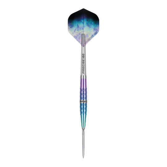 Abgebildet ist ein einzelner Precise 180 Northern Lights Steeldart. Der Dartpfeil hebt sich klar vom Hintergrund ab.